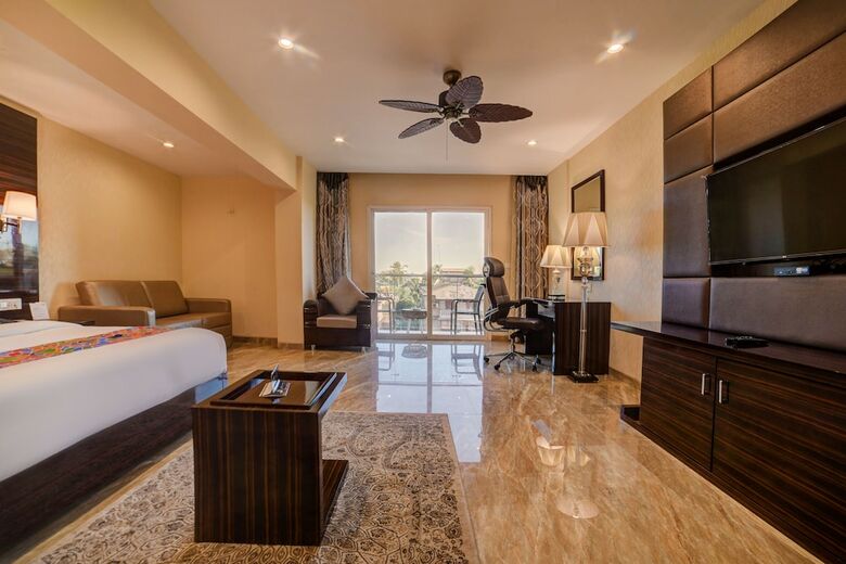 Fabhotel Sarala Crown Calangute Beach