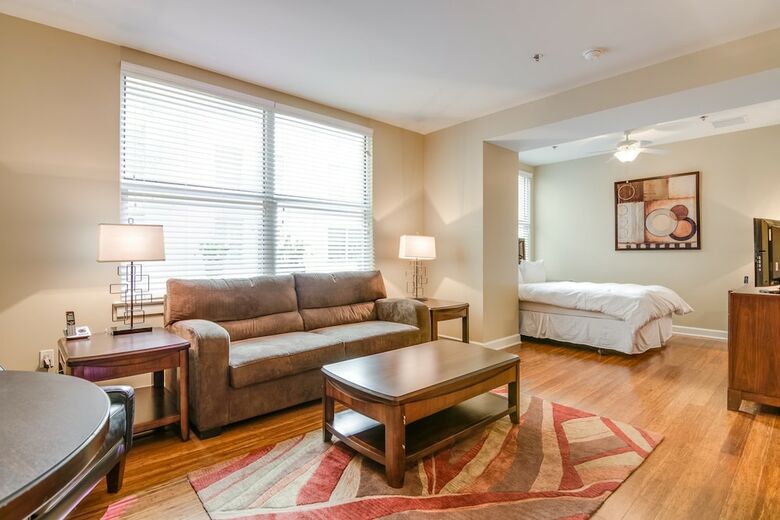 Apartamentos Bluebird Suites Near Autozone Park