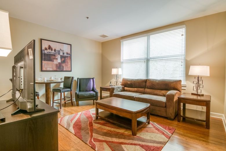 Apartamentos Bluebird Suites Near Autozone Park