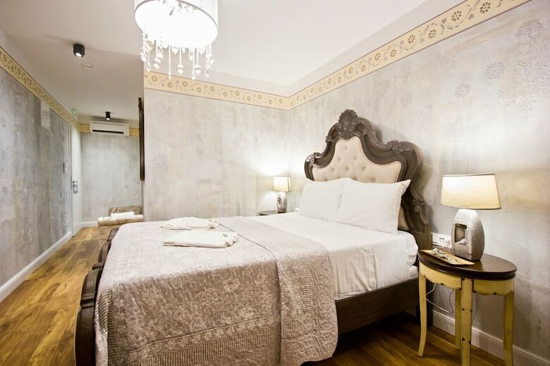 Hotel Plaza Marchi Old Town