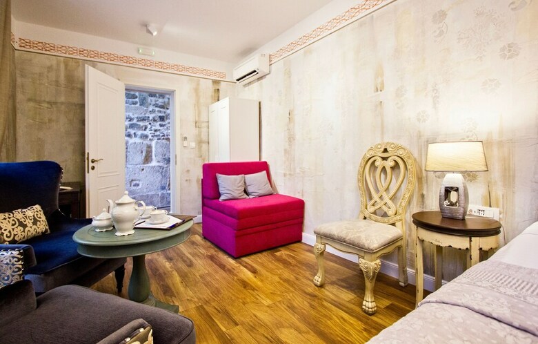 Hotel Plaza Marchi Old Town