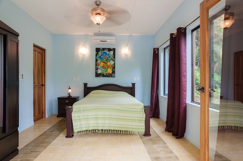 Monos Locos - Portasol Vacation Rental