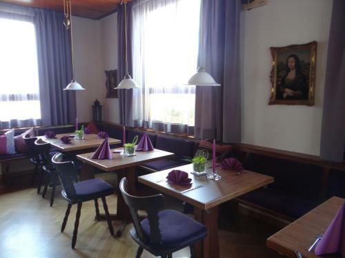 Hostal Hotel-restaurant Zum Goldenen Hahnen