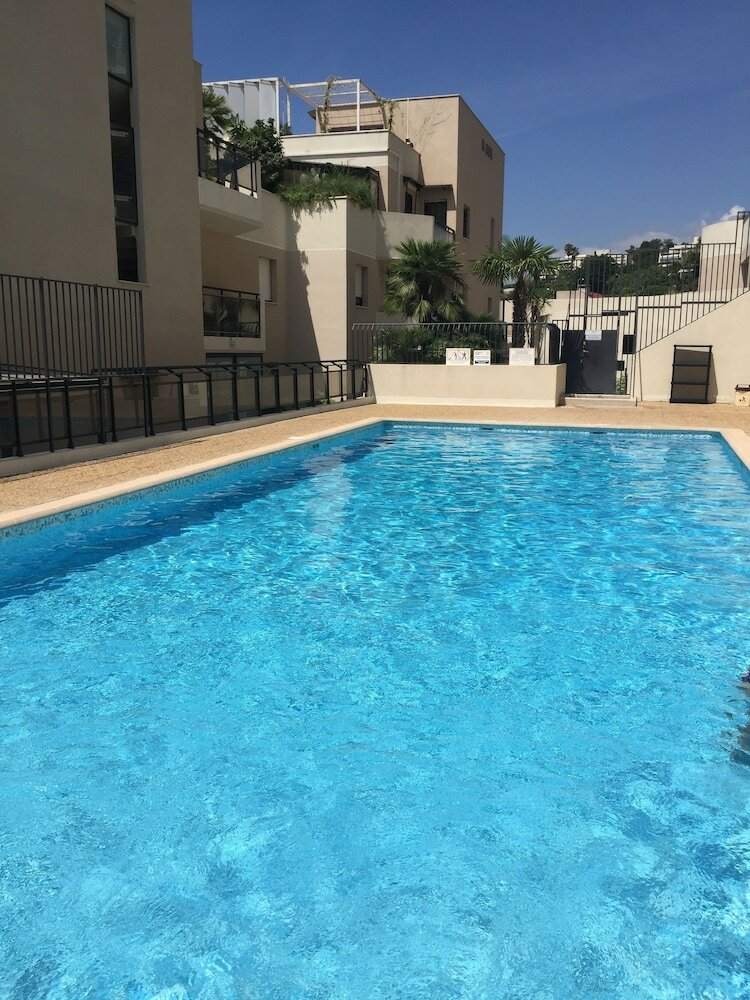 Apartamentos Happy Few - La Verandala