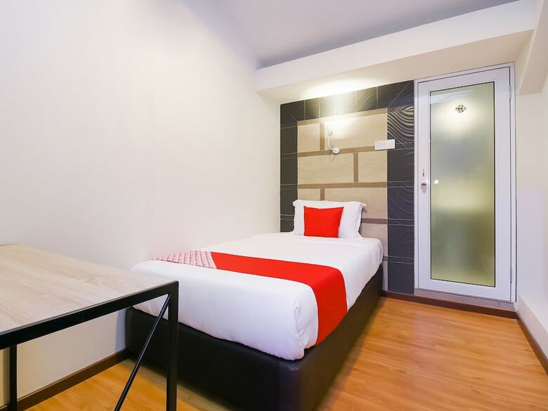 Hotel Oyo 1023 La Mirina Boutique Inn
