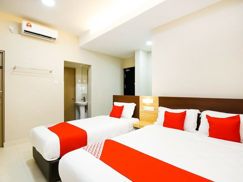 Hotel Oyo 1023 La Mirina Boutique Inn