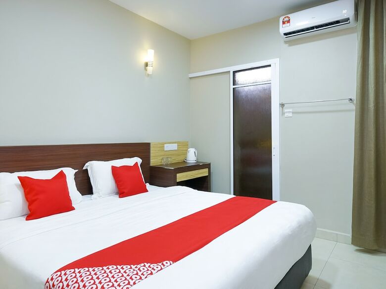 Hotel Oyo 1023 La Mirina Boutique Inn