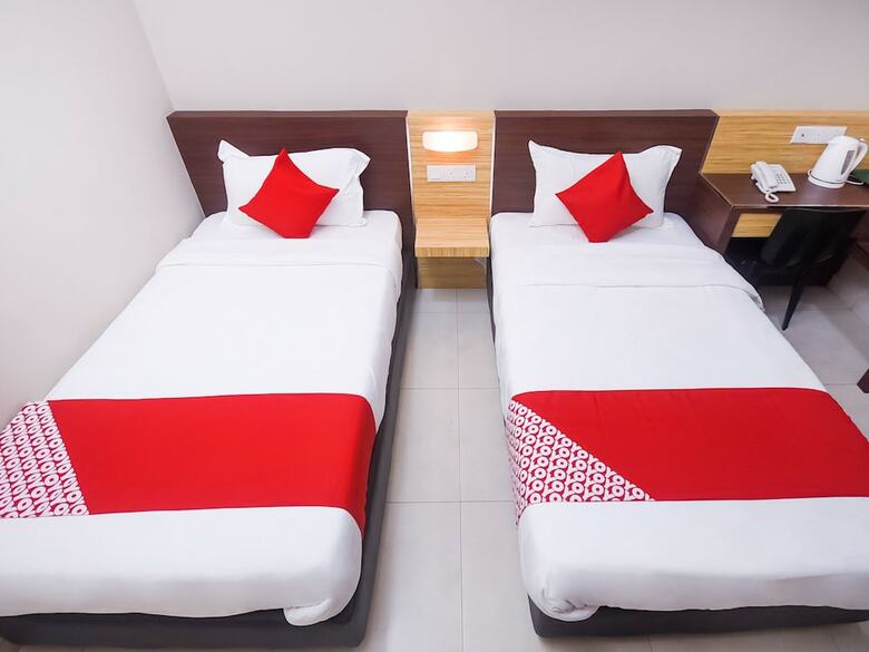 Hotel Oyo 1023 La Mirina Boutique Inn