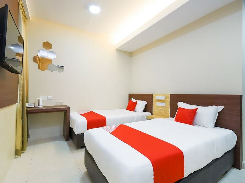 Hotel Oyo 1023 La Mirina Boutique Inn