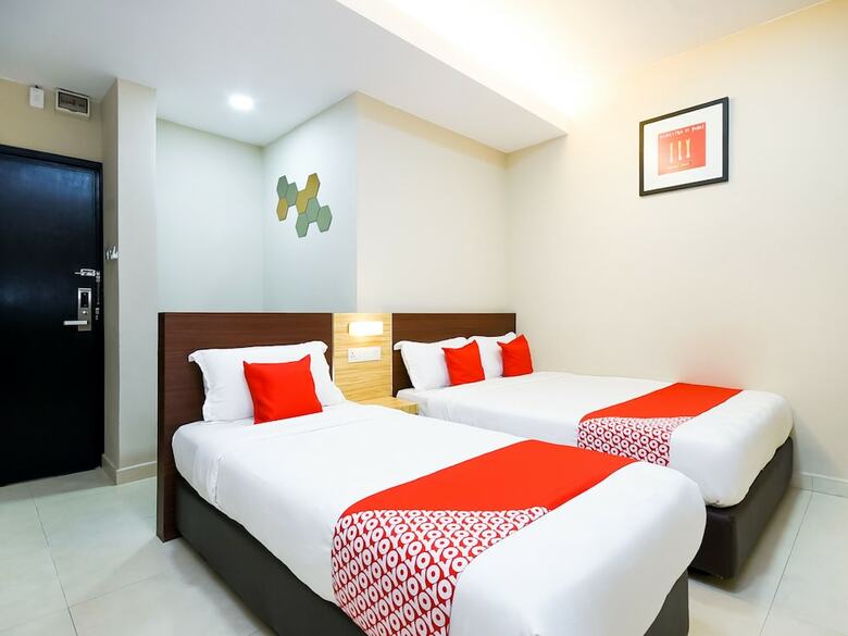 Hotel Oyo 1023 La Mirina Boutique Inn