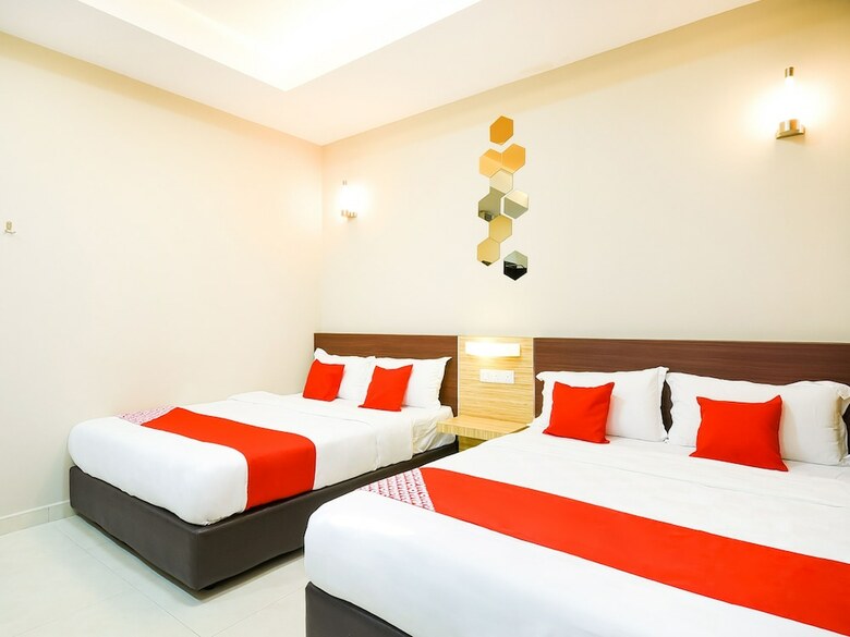 Hotel Oyo 1023 La Mirina Boutique Inn