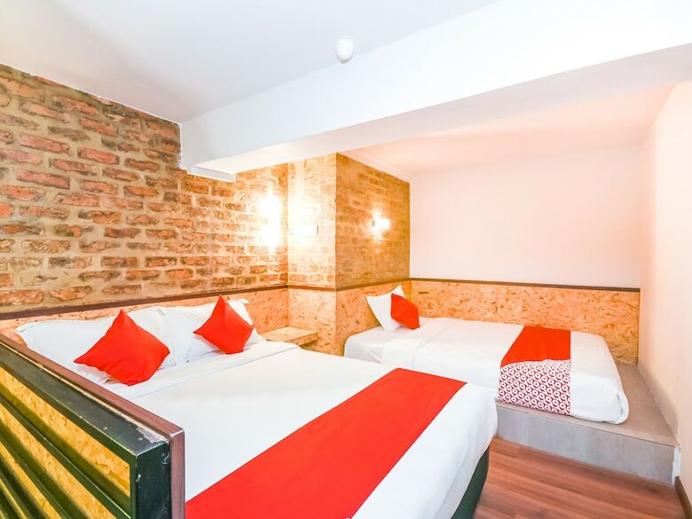 Hotel Oyo 1023 La Mirina Boutique Inn