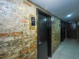 Hotel Oyo 1023 La Mirina Boutique Inn