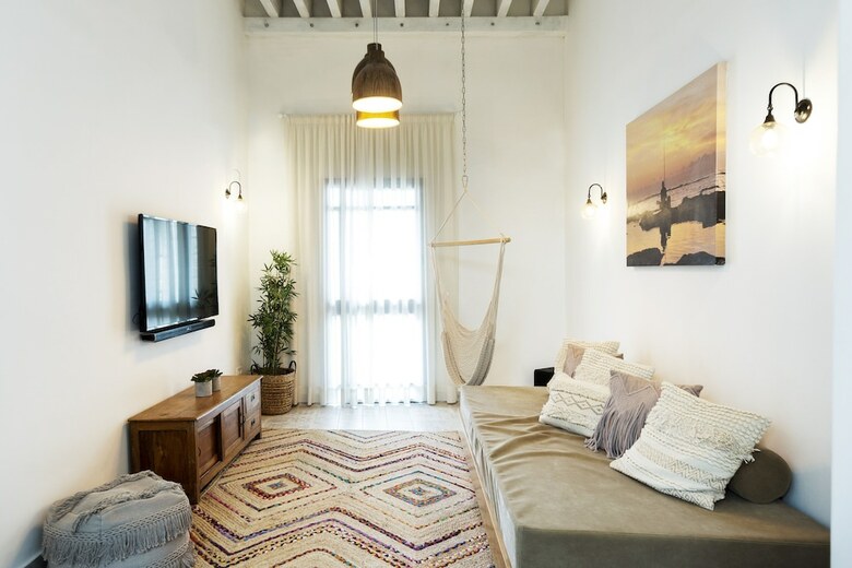 Akotika Boutique Old City Apartments