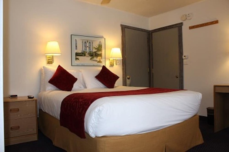 Hotel St. Moritz Lodge & Condominiums
