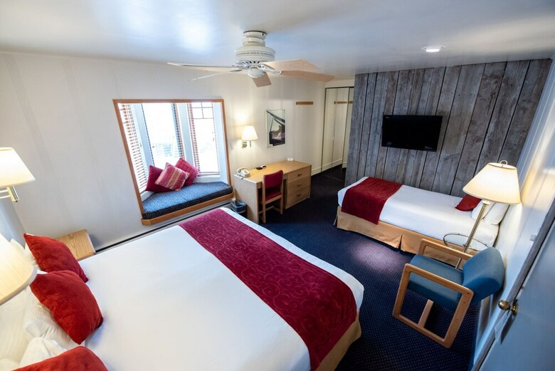 Hotel St. Moritz Lodge & Condominiums
