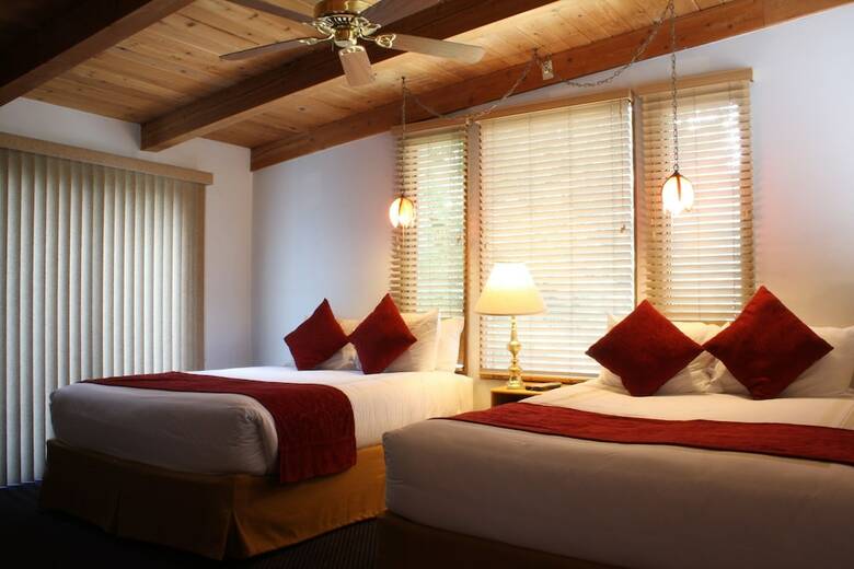 Hotel St. Moritz Lodge & Condominiums