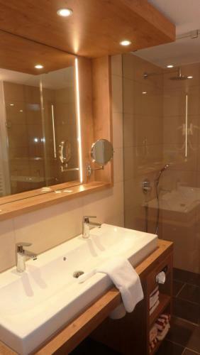 Hostal Gasthaus Sonne Neuh�usle