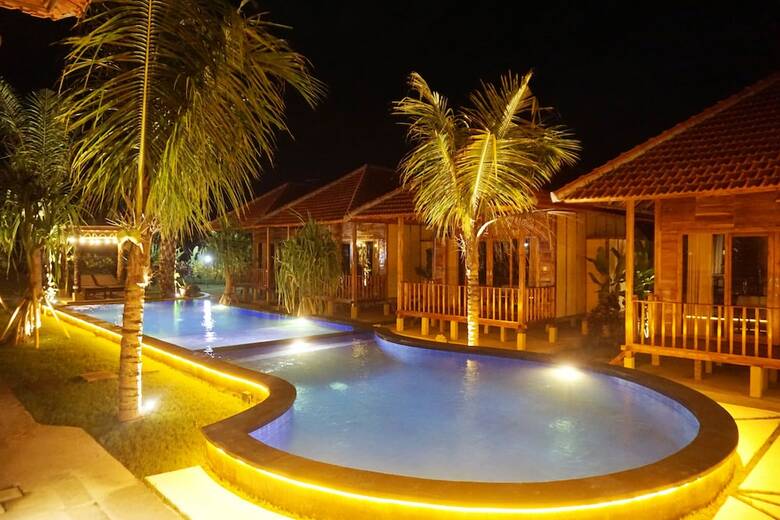 Bed & Breakfast Ocho Bali Surf Camp