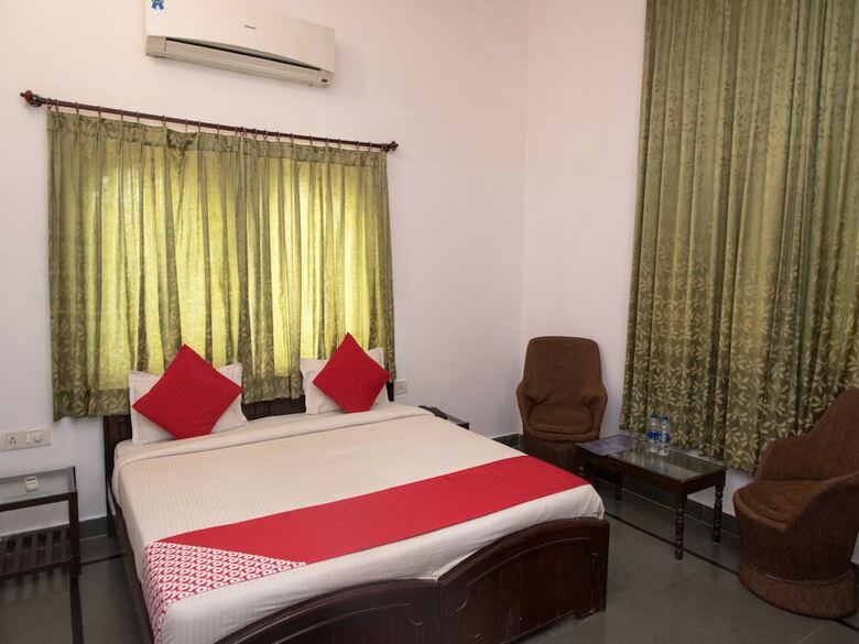 Oyo 14119 Hotel Manwar