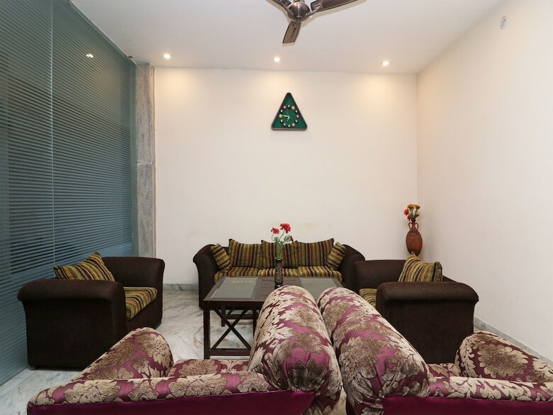 Hotel Oyo 14890 Siddharth Villa