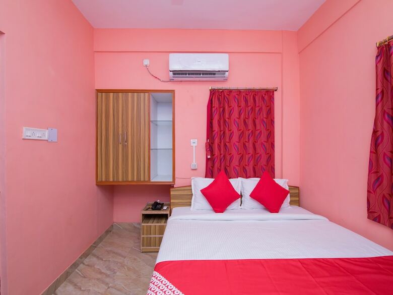 Hotel Oyo 10880 Silver Inn