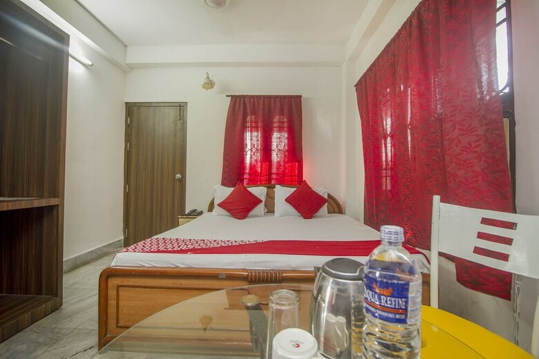 Hotel Oyo 12327 The Mapple