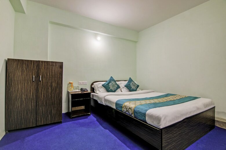 Hotel Oyo 13580 The Queenz