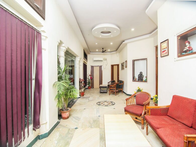 Hotel Oyo 13097 Prayag Holidays