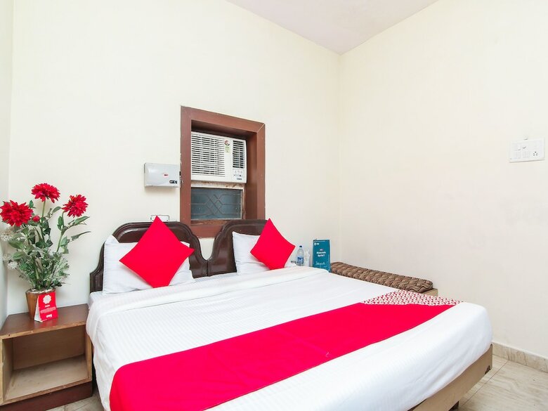 Hotel Oyo 13097 Prayag Holidays