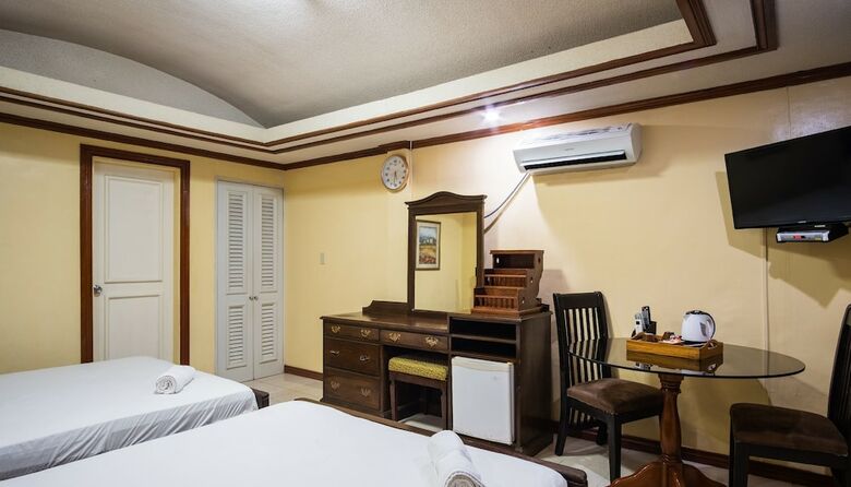 Hotel Zen Rooms Palm Tree Olongapo