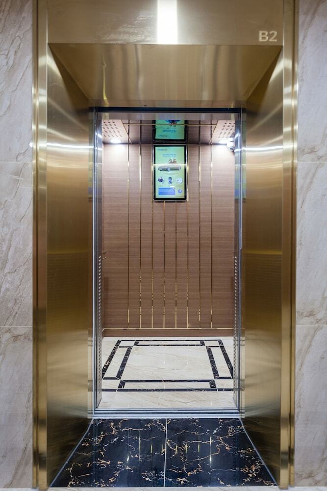 Vinhome Golden River Apartment - M'homme