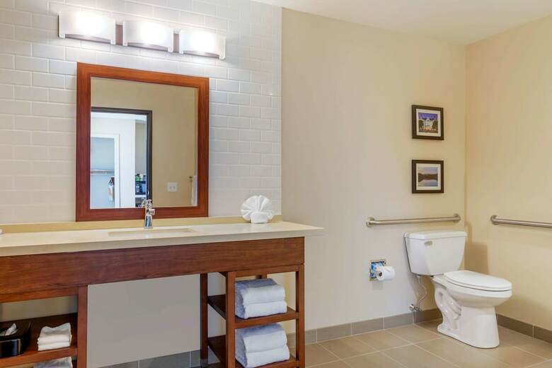 Posada Comfort Inn & Suites Schenectady - Scotia