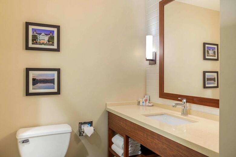 Posada Comfort Inn & Suites Schenectady - Scotia