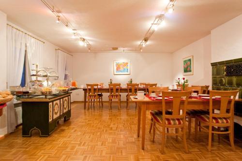 Hostal Hotel Garni Schacherer