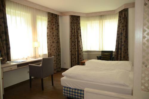 Hotel-restaurant & Metzgerei R��le