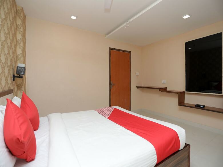 Hotel Oyo 13134 Grand Regency
