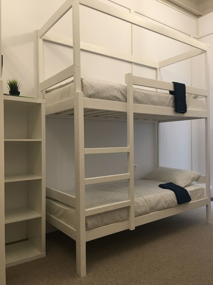Hostal Chekhov House Hostel & Hotel
