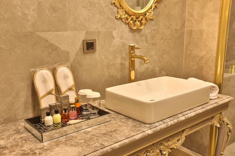 Hotel Real King Suit Otel