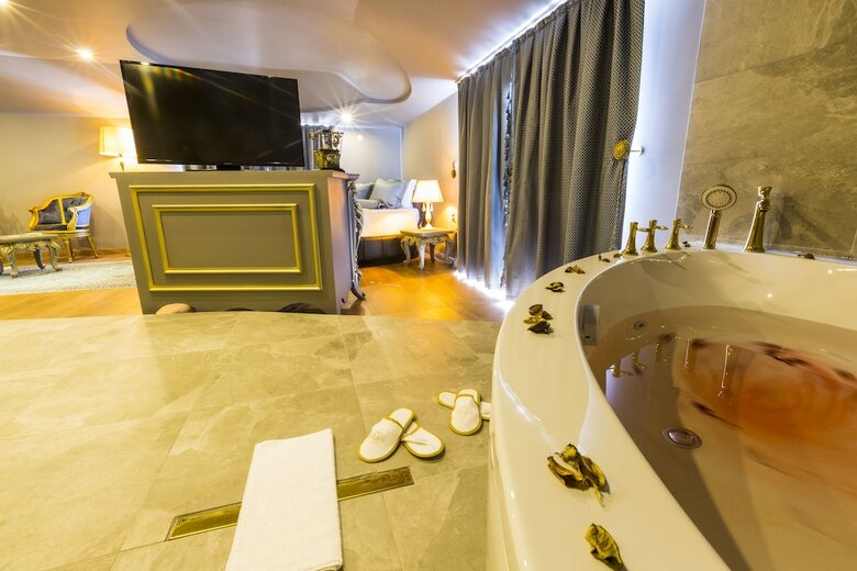 Hotel Real King Suit Otel