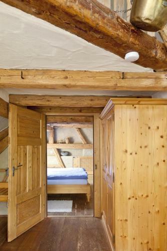 Hotel Saschwaller Burehus Holzwurm