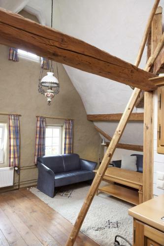 Hotel Saschwaller Burehus Holzwurm