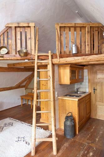 Hotel Saschwaller Burehus Holzwurm