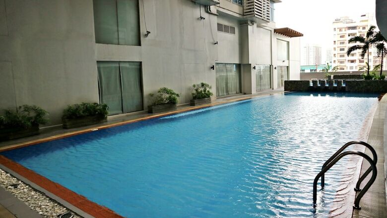 Antel Serenity Suite Poblacion Makati