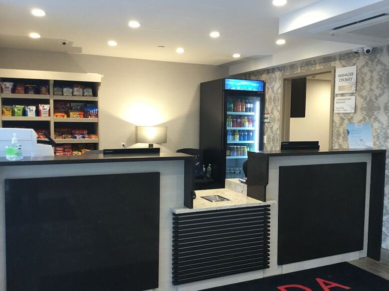 Hotel Ramada By Wyndham Bronx Terminal