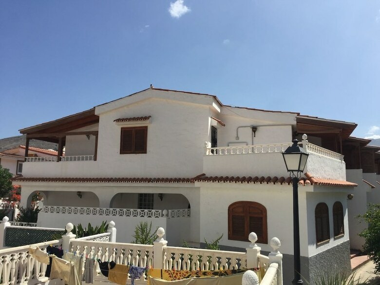 Apartamentos La Palmera 1 Holiday Home