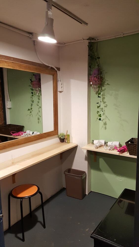 Hostal Lemon Tree Guesthouse 2 - Hostel