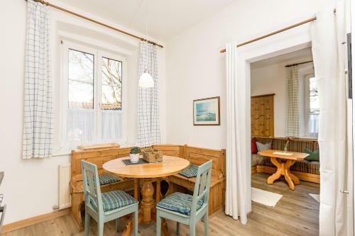 Apartamento Villa Waldfrieden - Ferienwohnungen Und -haus
