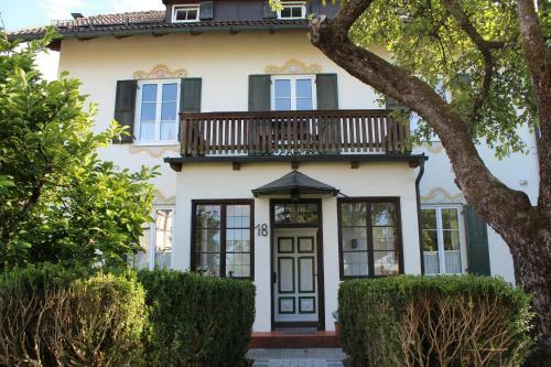 Apartamento Villa Waldfrieden - Ferienwohnungen Und -haus