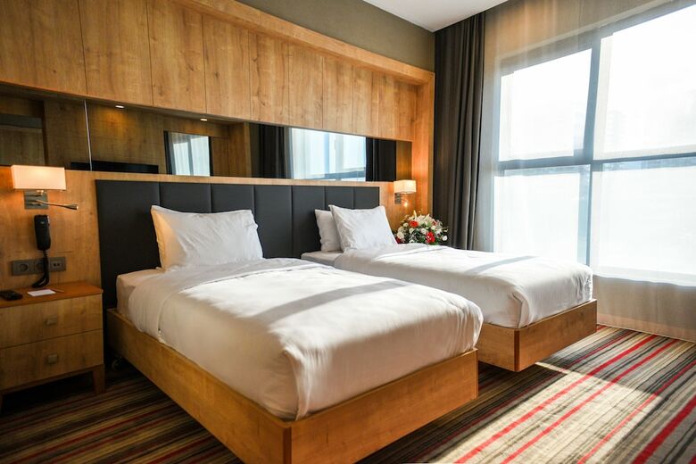 Hotel Ramada By Wyndham Vakfikebir